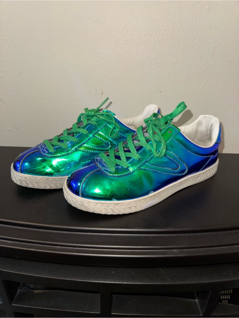 Tretorn Women's Iridescent Blue-Green Lace-Up Sneaker Size 6.5 - Picture 3 of 9